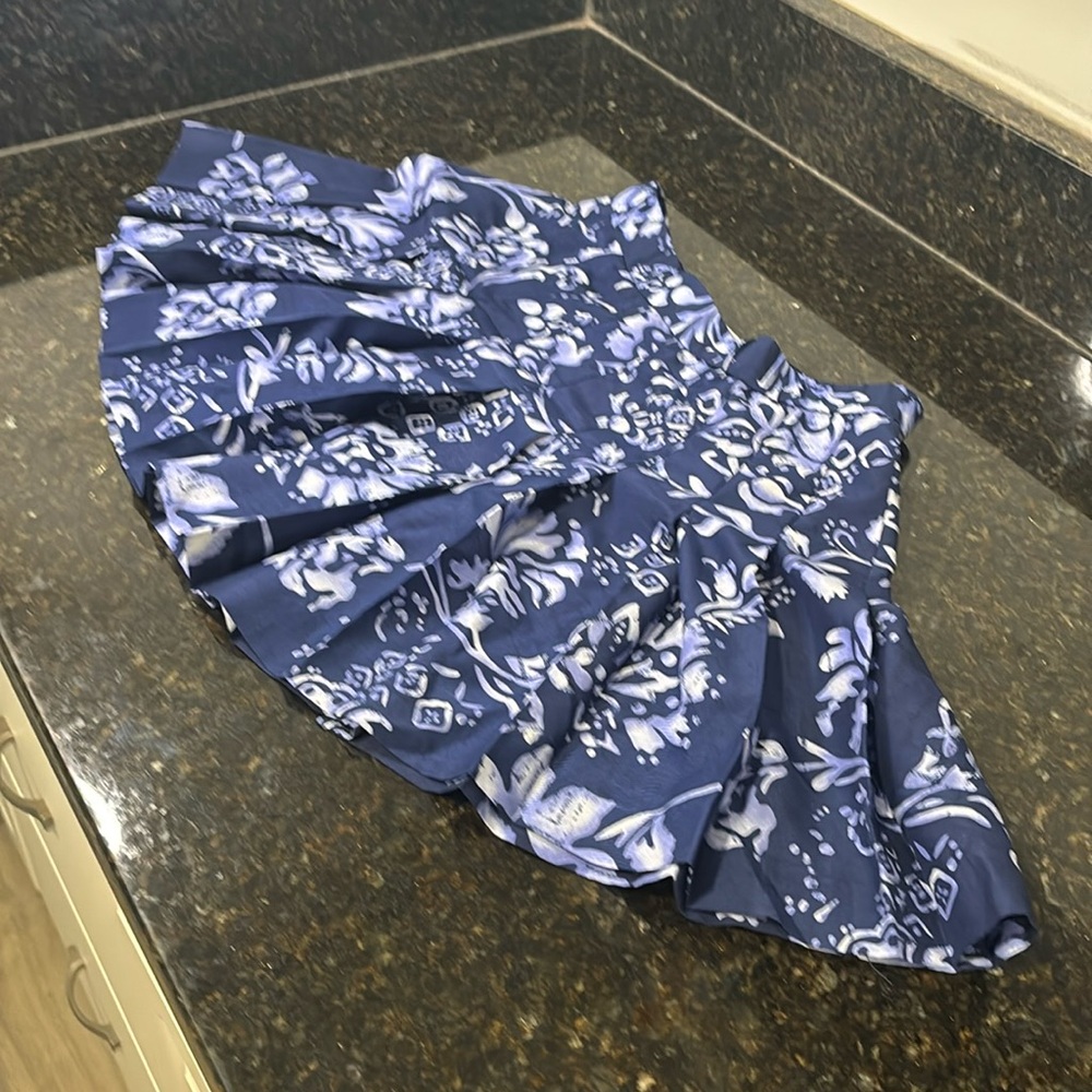 LILY’S OF BEVERLY HILLS Vintage Blue Floral Pleated Skirt